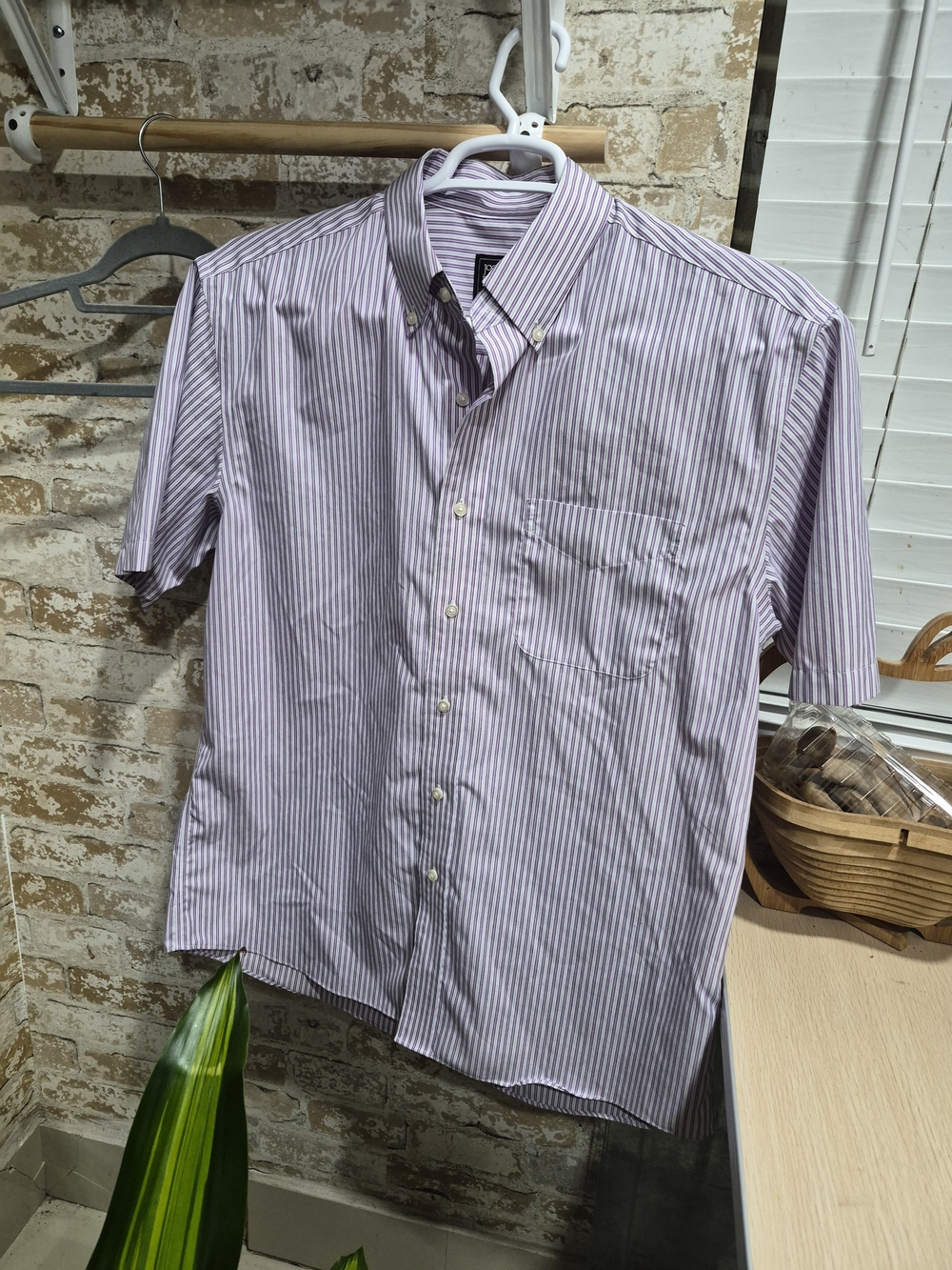 Jos. A. Bank Traveler Men's Short Sleeve Button-Down Striped Shirt